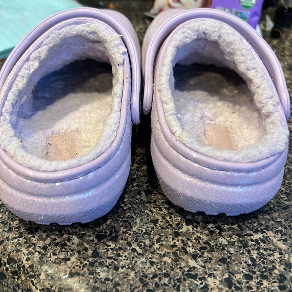 Crocs Kid’s Classic Glitter Lined Clog - Picture 2 of 5